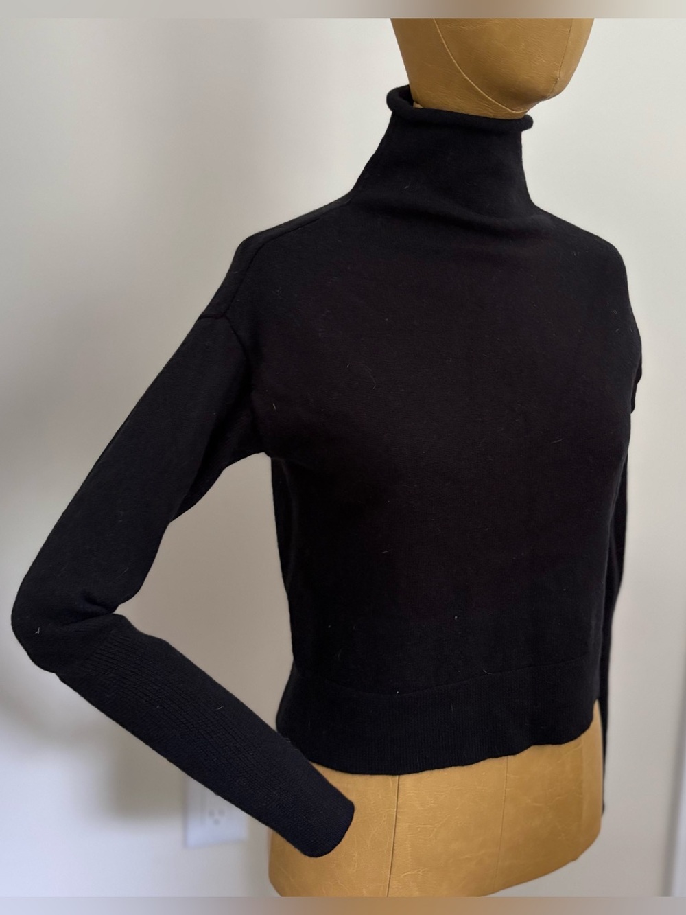 ARITZIA WILFRED 100% Merino Wool Black Turtleneck Sweater (XS)